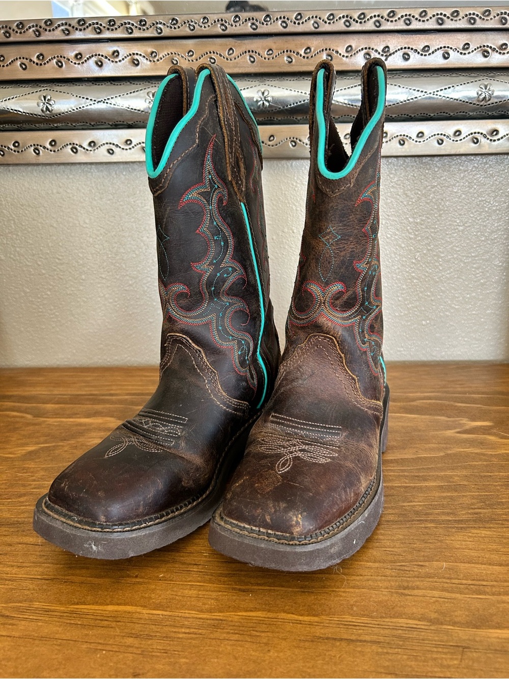 Justin Boots Brown Leather Western Boots with Turquoise Trim